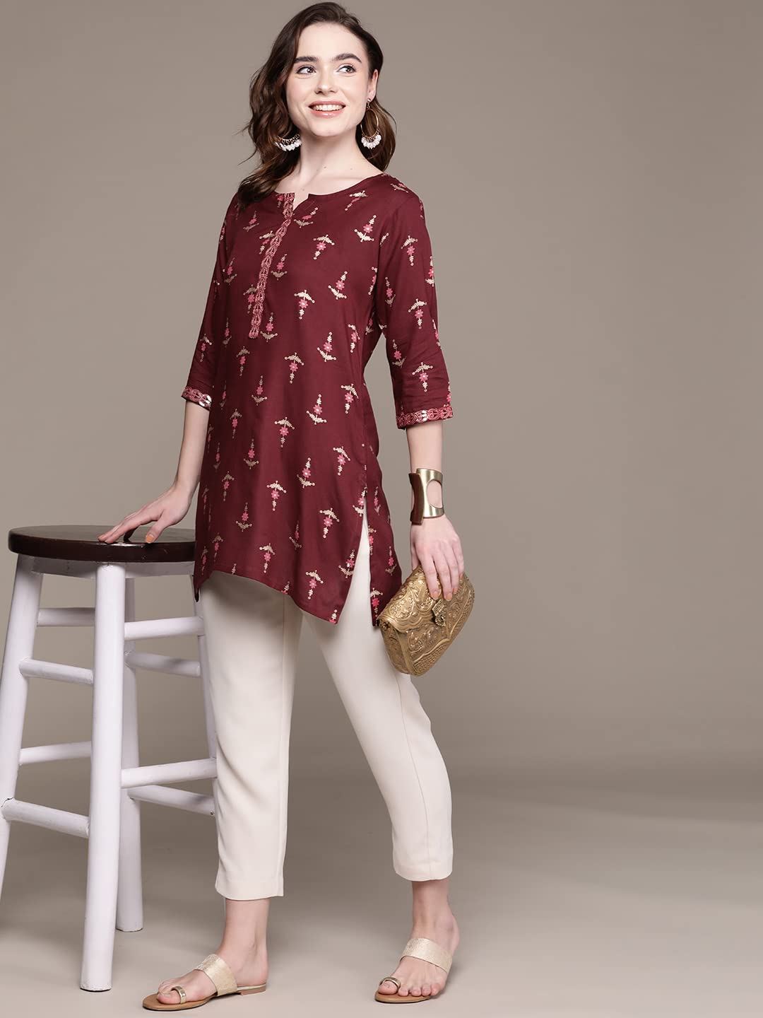 Anubhutee Women's Rayon Maroon Sequinned Ethnic Motifs Printed Straight Kurti