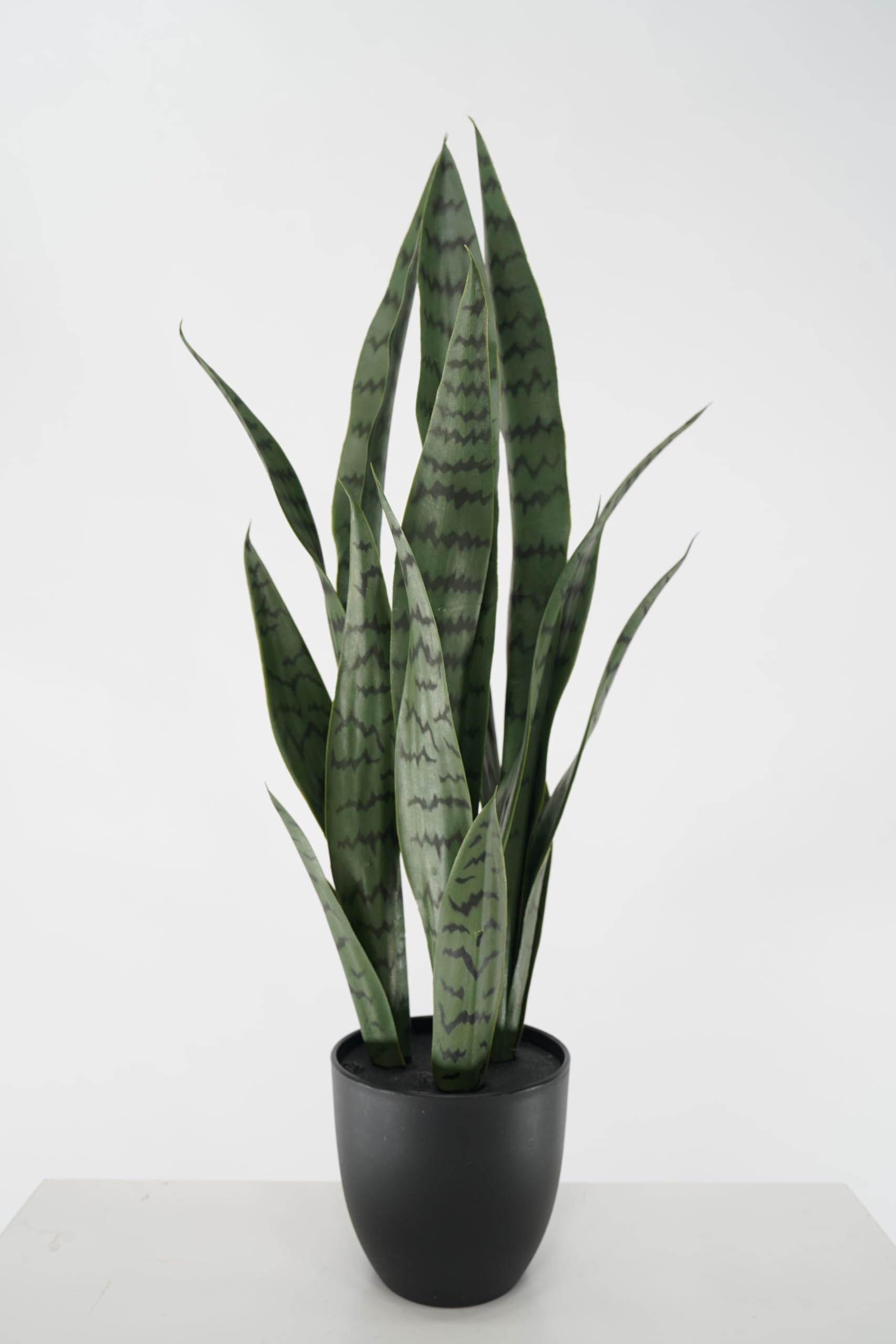 Sansevieria Artificiale Pianta Grassa Sintetica Realistica Foglie in Pvc per Arredare Interni e Attività Commerciali (Saveria - Sansevieria 66 cm)
