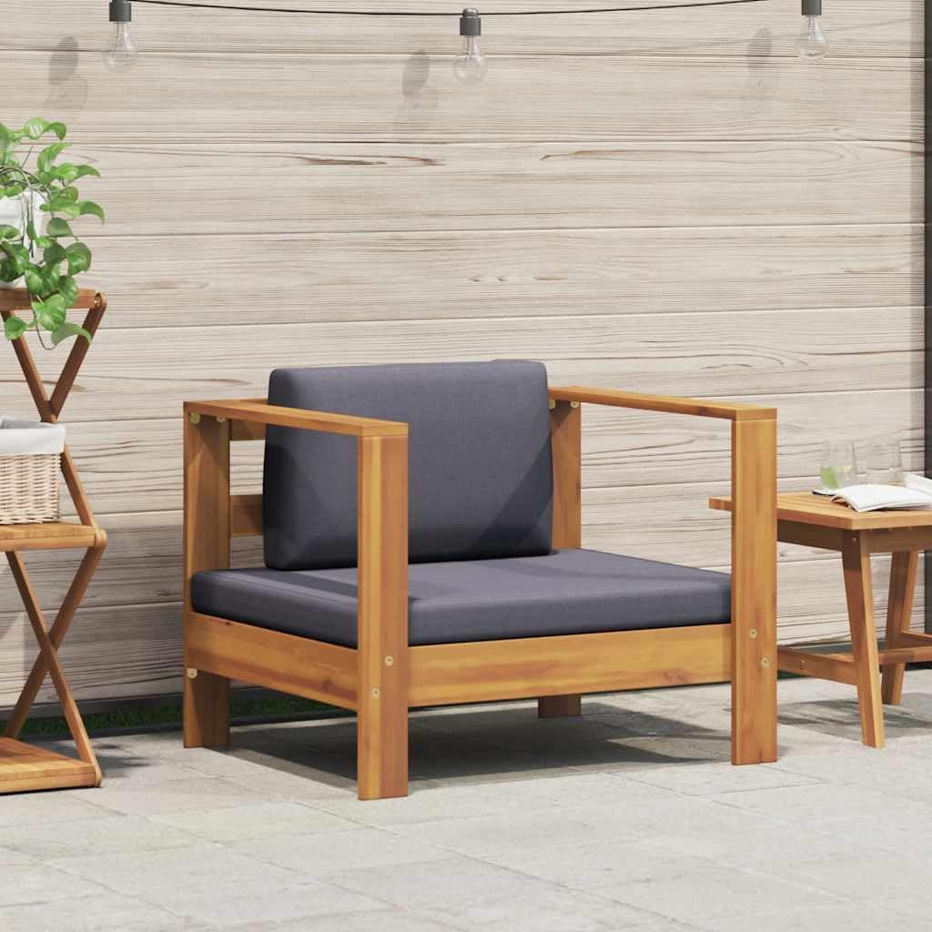 Fauteuil de jardin en bois massif et son grand coussin gris pour terrasse cosy