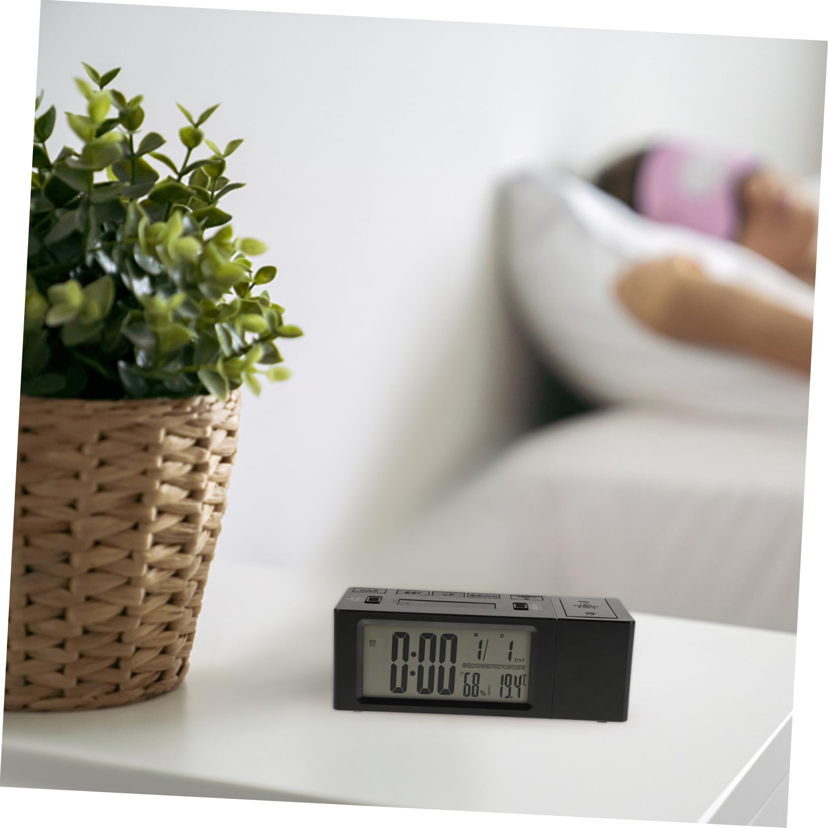 Hemobllo Reloj Despertador Proyección de Techo, Brillo Ajustable y Silencioso, para Dormitorio, Adecuado para Niños y Personas Sueño Ligero