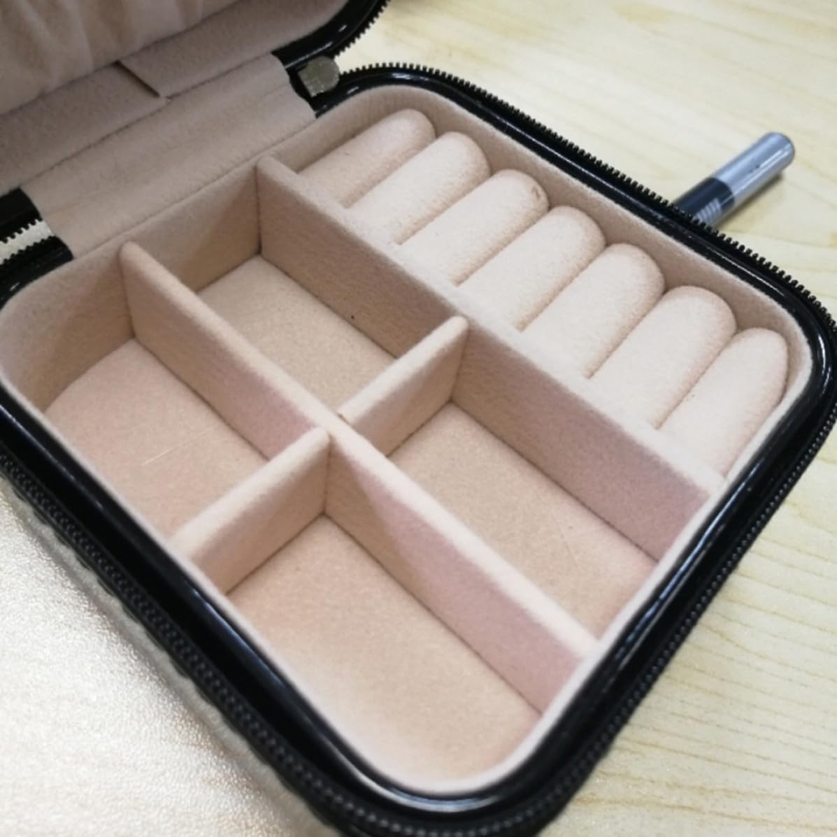 Unomor Portable Jewelry Storage Box Black PU Zipper Organizer image 4