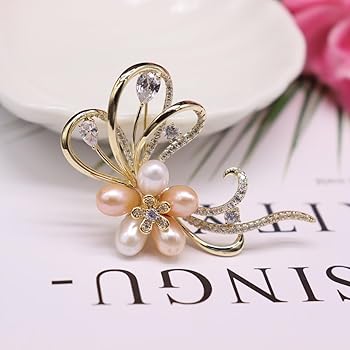 リボンの形に埋め込まれたスワロが美しく，セットで購入した限定品です リボンの形に埋め込まれたスワロが美しく，セットで購入した限定