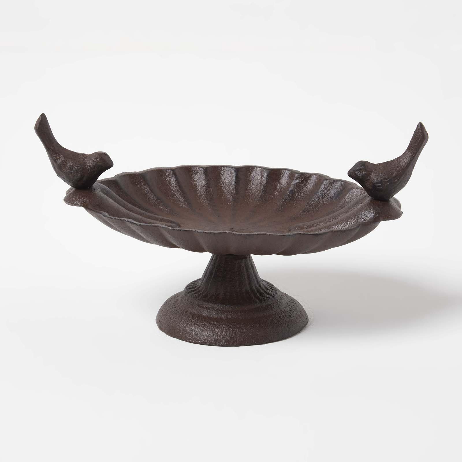 HOMESCAPES Free Standing Cast Iron Oxford Bird Bath with Decorative Birds Distressed Rustic Style