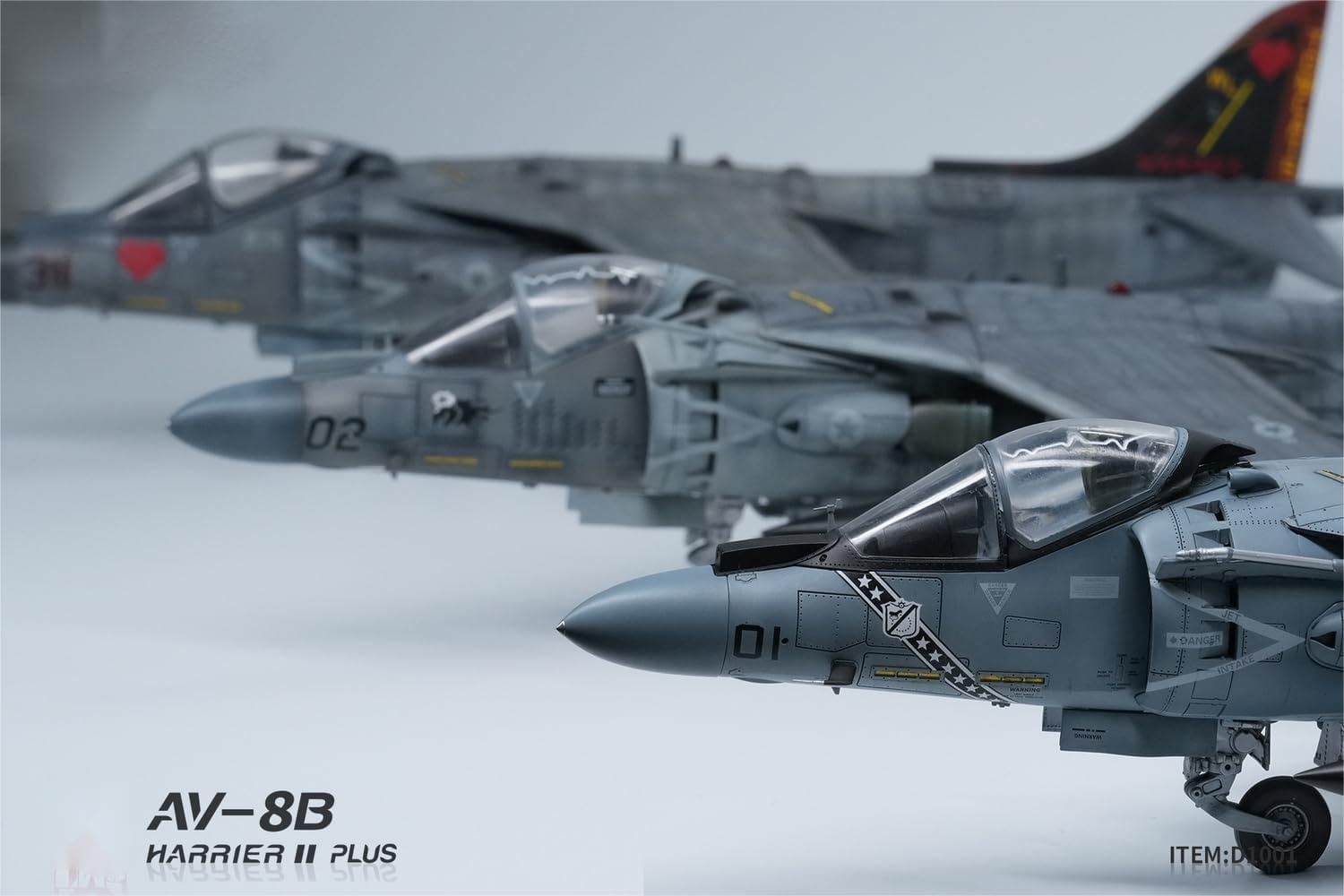 【残僅か】UM aモデル1/48 AV-8B ハリアーII PLUS 1/48 UMa Model AV-8B Harrier II Plus Plastic Model Kit - Squadron.com