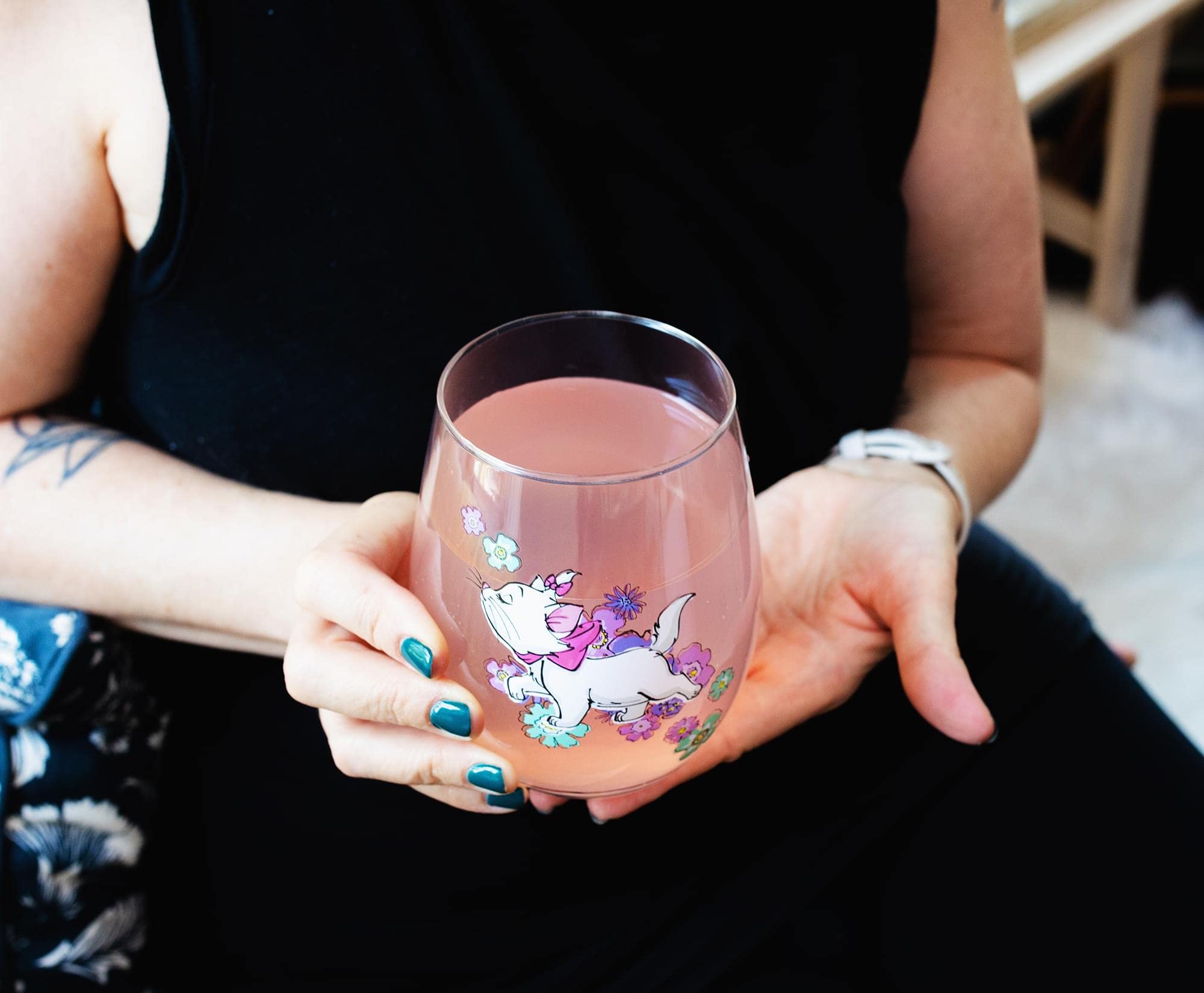 Disney The Aristocats Marie Walking Copa de vino sin tallo, vaso para mimosas, cócteles, utensilios de bar para el hogar para licor, decoración de cocina, bonitos regalos y coleccionables Kawaii