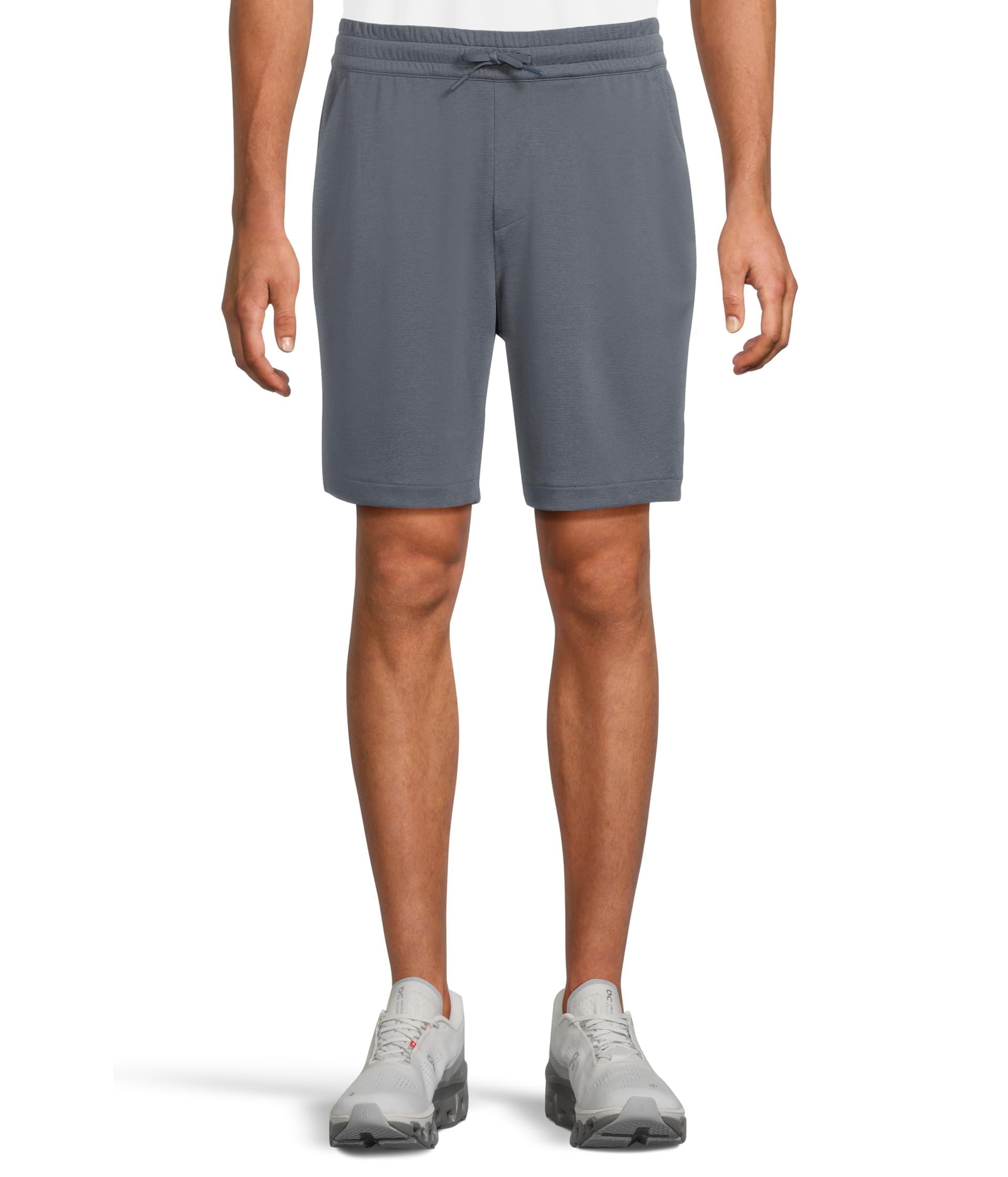 Eine Auswahl an Bekleidung und Schuhen von Columbia
