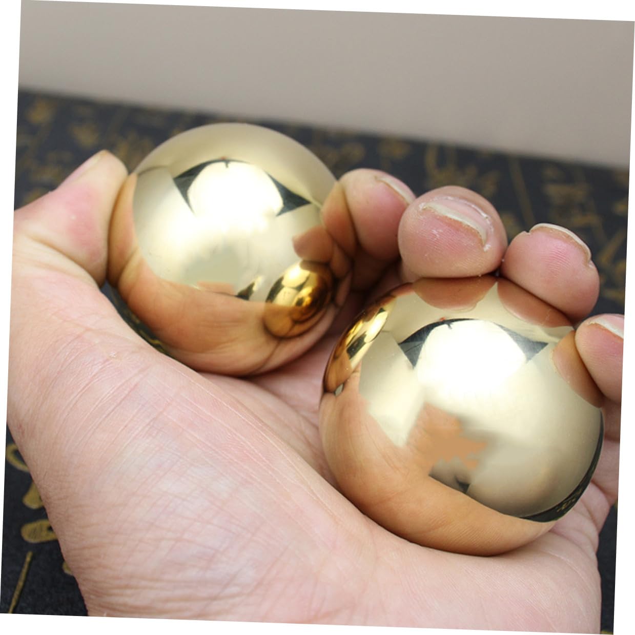 HEMOTON Handmassagebälle aus Messing Kleine Dekorative Handübungsbälle Finger Handbeweglichkeit Praktische Massagekugeln für Senioren und Gymnastik