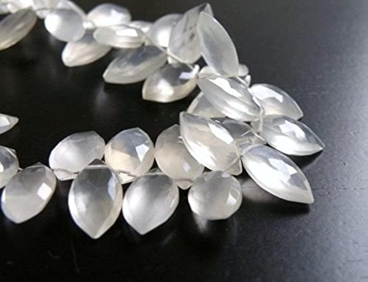 Pierre de lune marquise briolette 13mm pour création boucles d'oreilles