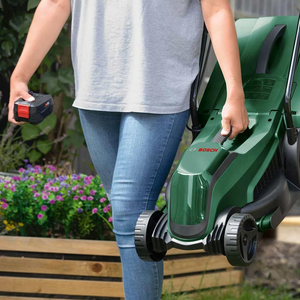 Bosch Cortacésped inalámbrico EasyMower 18V-32-200 (1 batería de 4,0 Ah, sistema de 18 voltios, ancho de corte: 32 cm, en embalaje de caja)