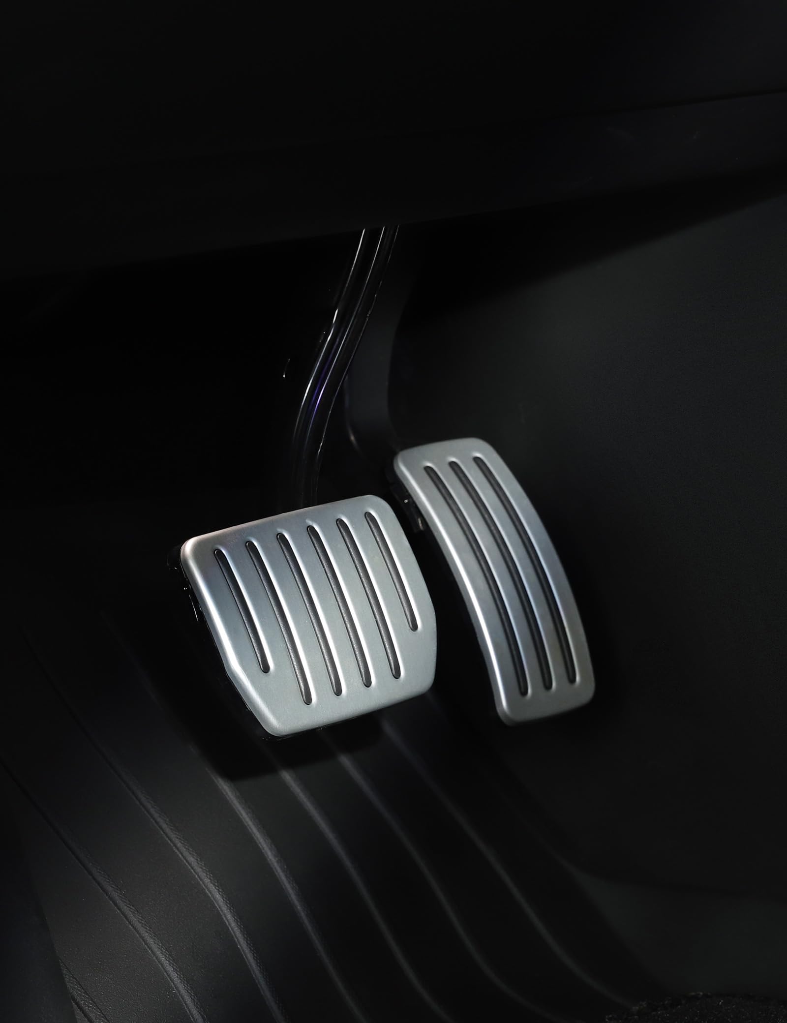 TPARTS Ensemble de pédales de Frein et d'accélérateur en Aluminium pour Tesla Model 3 Highland 2024+/Model Y Juniper 2025 + Accessoires de Protection antidérapants pour pédale de Rechange