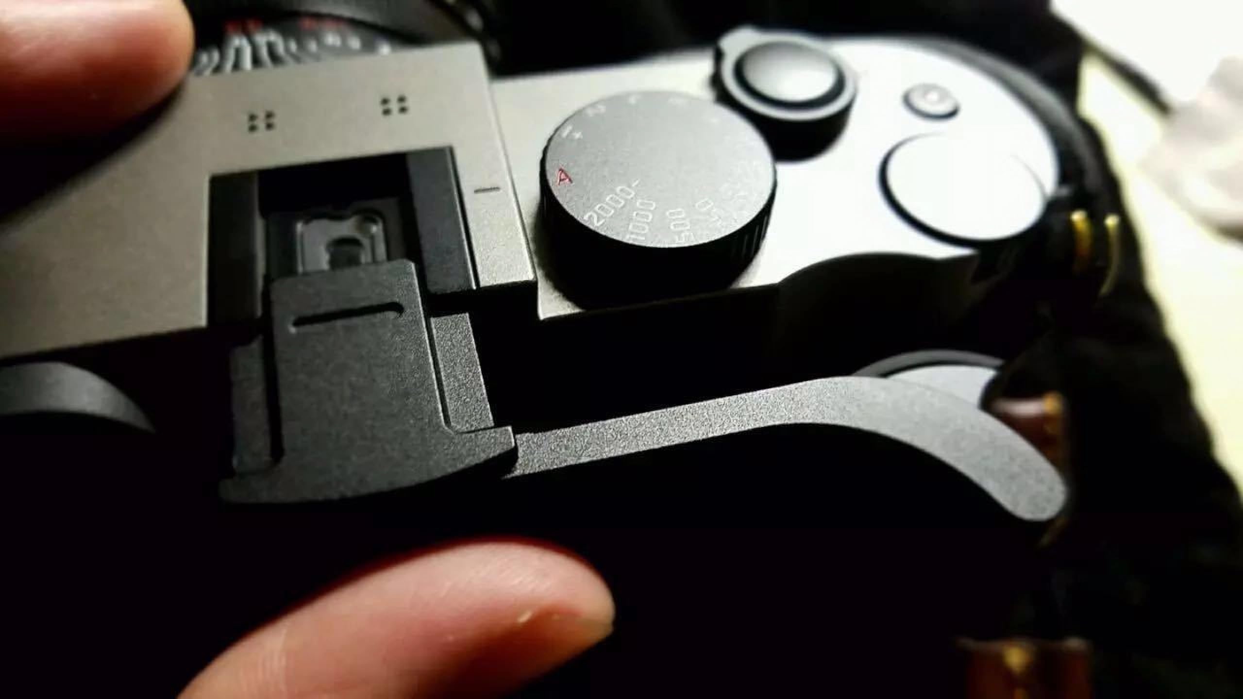 LQ/P-G Thumb Stand Metal Thumbs Up Grip Compatible with Leica Q-P Q(Typ116) Better Balance & Grip Convenience, Camera Black Hand Grip (Black Leica Q Grip)