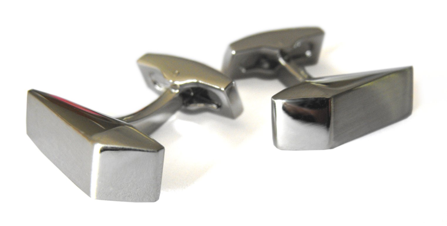 Amazon.com: Casino Royale Cufflinks by Magnoli Clothiers