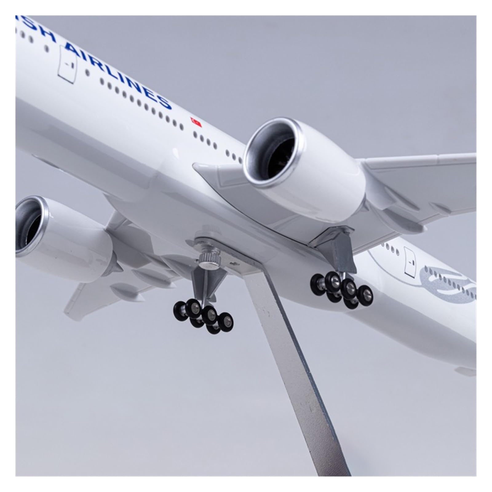 新品未開封品　ターキッシュエアラインズ B777-300ER 1/200 JC Wings 777-300ER ターキッシュ・エアラインズ（トルコ航空