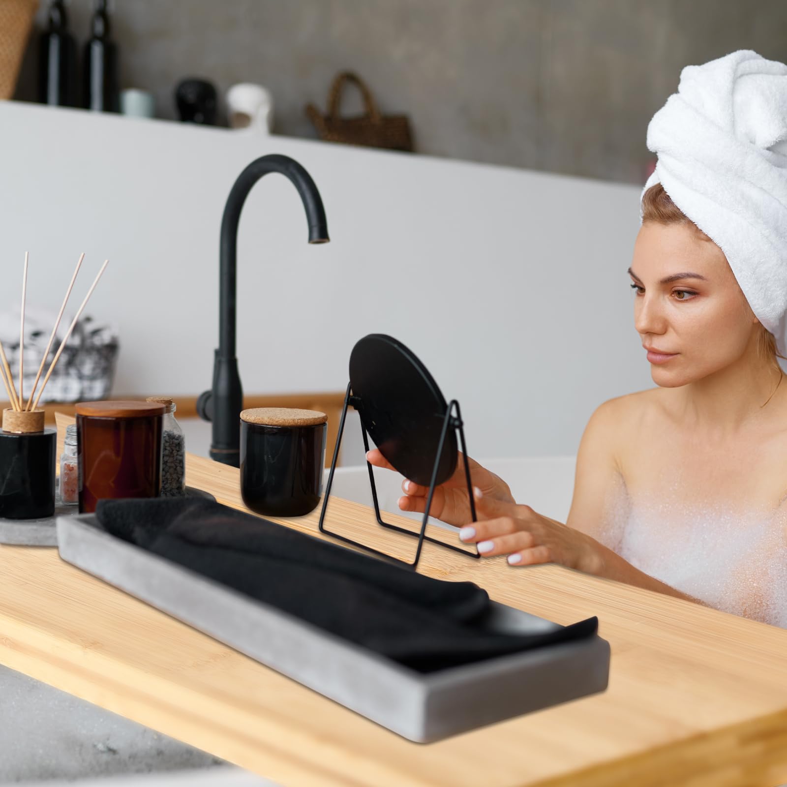 Wenqik Bandeja de bañera de madera de bambú para mesa grande, accesorios antivuelco para bañera, baño, spa