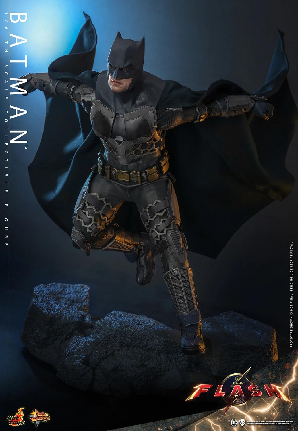 Amazon.com: Hot Toys DC The Flash (2023) Batman 1/6 Scale 12
