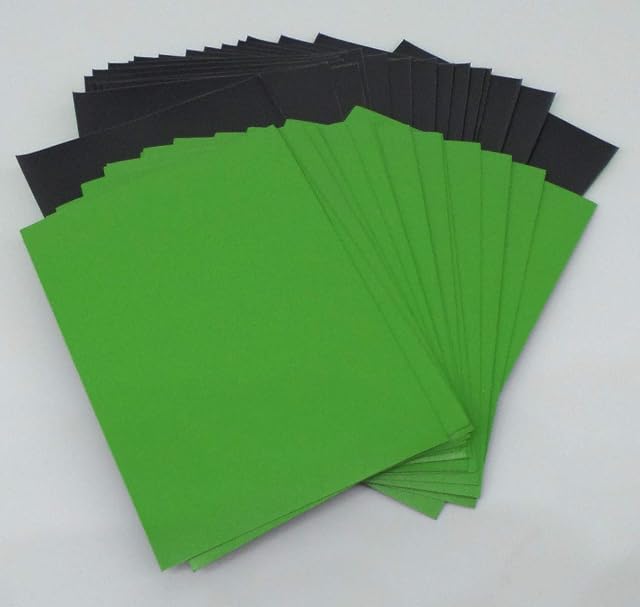Foto 2 de 4 de docsmagic.de 200 Premium Bi-Color Card Sleeves Mat Light Green/Black Standard Size 66 x 91 Fundas Verde Claro…