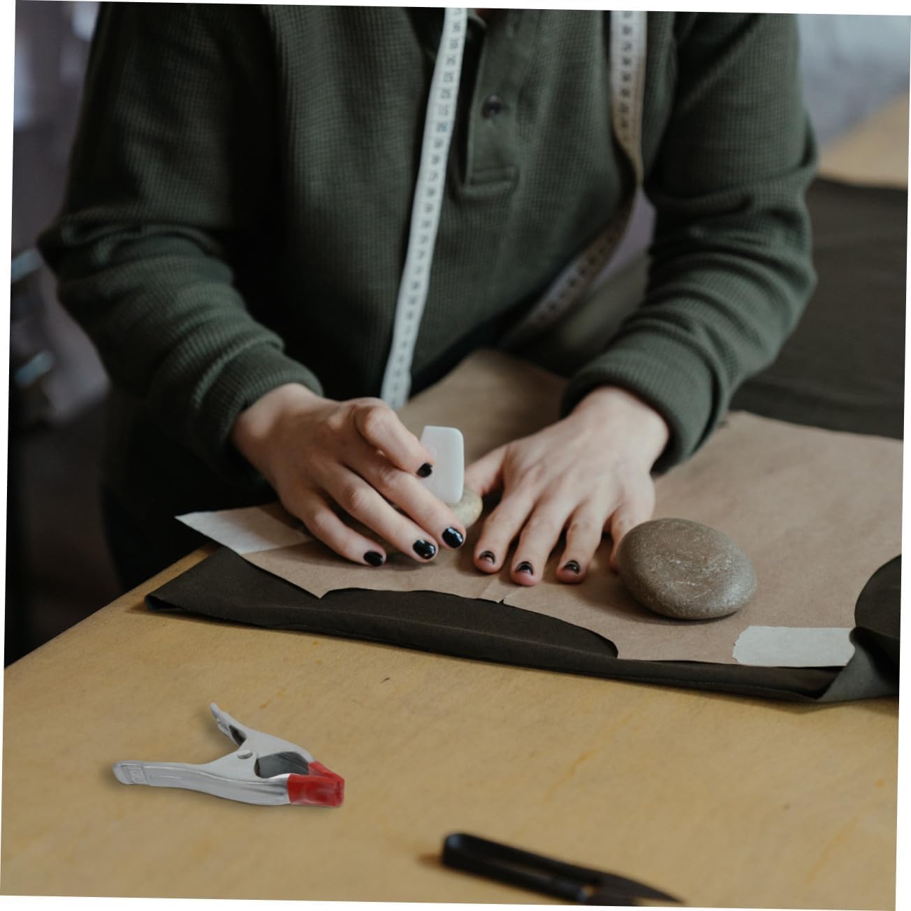 HOMSFOU 10pcs A-shaped Iron Woodworking Clamps Thickened Spring Clips Strong Carpentry Clamps for Woodworking and Stone Fixing 6-inch Set