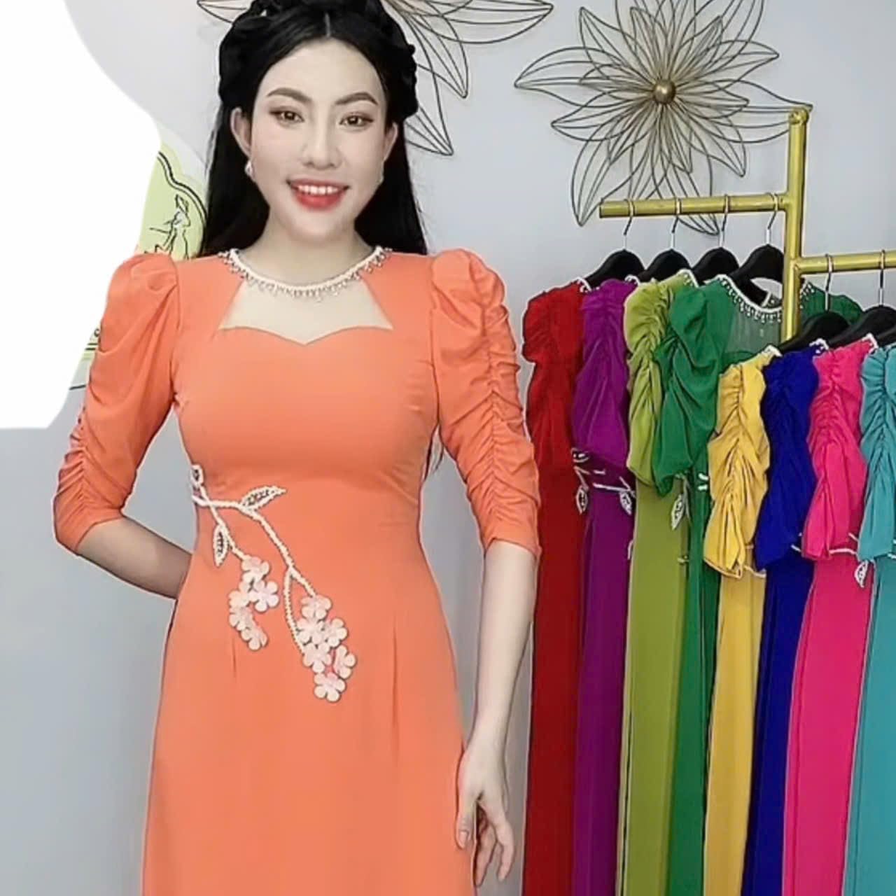 Vietnamese Traditional Ao Dai with Square Collar, Handmade Flower Applique, Ao Dai Set Includes Ao Dai and Pants (Orange, S)