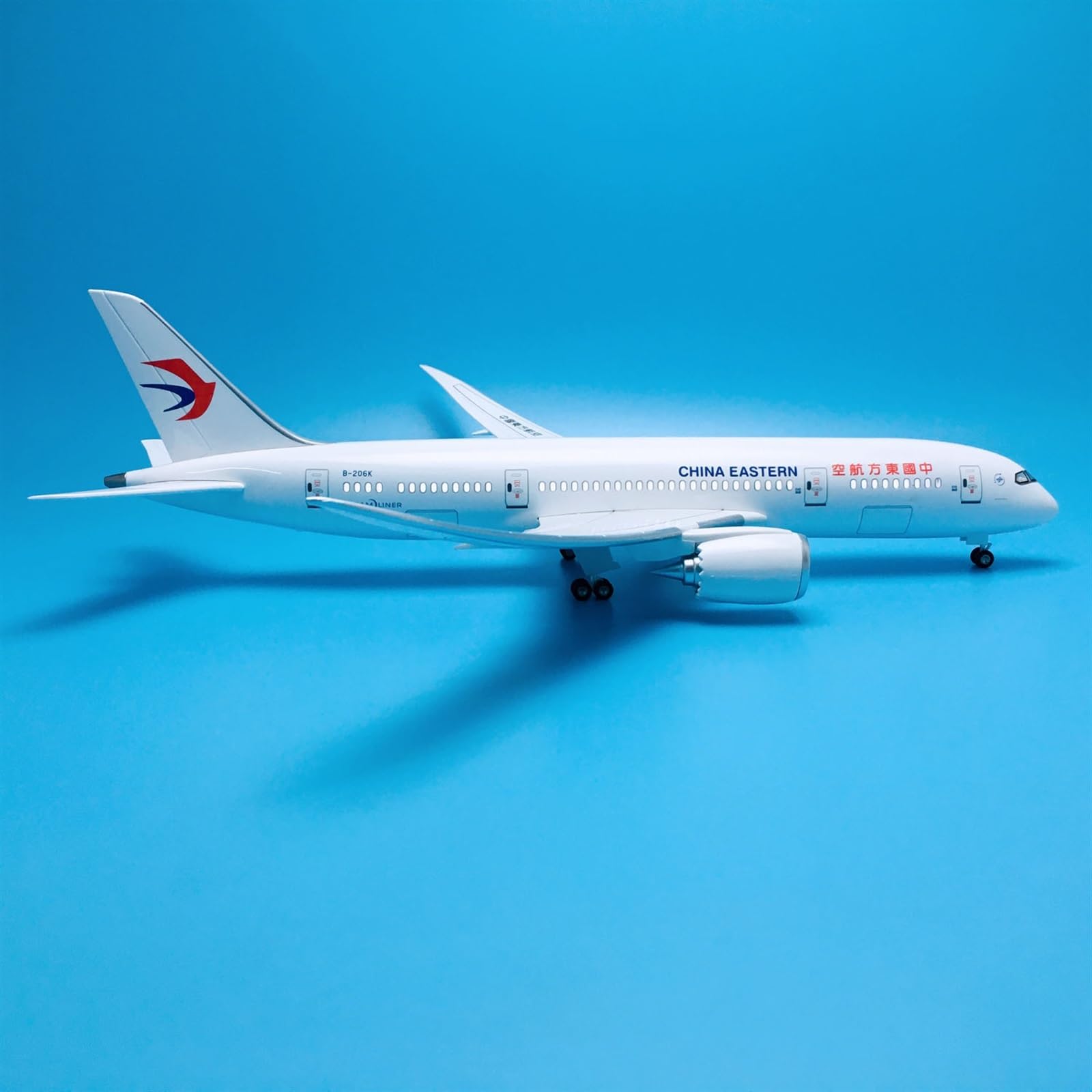 Skopiuj model samolotu 1:130 43cm z kołami i oświetleniem Led samoloty samoloty dla Boeing B787 chiny kolekcja modeli samolotów wschodnich