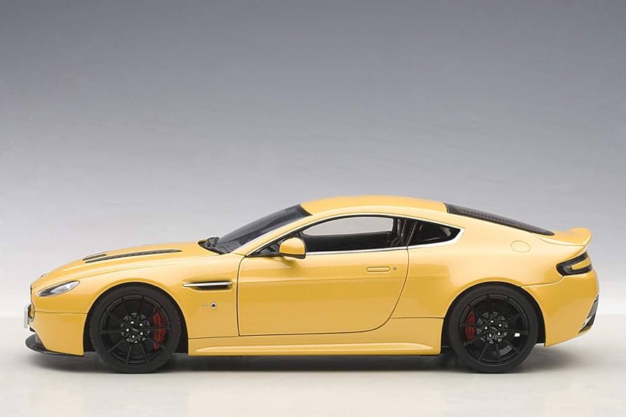 Amazon | AUTOart 1/18 アストンマーチン V12 ヴァンテージ S