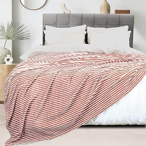 Image of Amazon Brand - Umi Premium Plush AC Blanket - Lightweight Luxurious Soft Towel Flannel Blanket, Super Soft Cozy and Comfy for Couch - (Single - 139 x 228 CM, Orange & White)| TC - 200