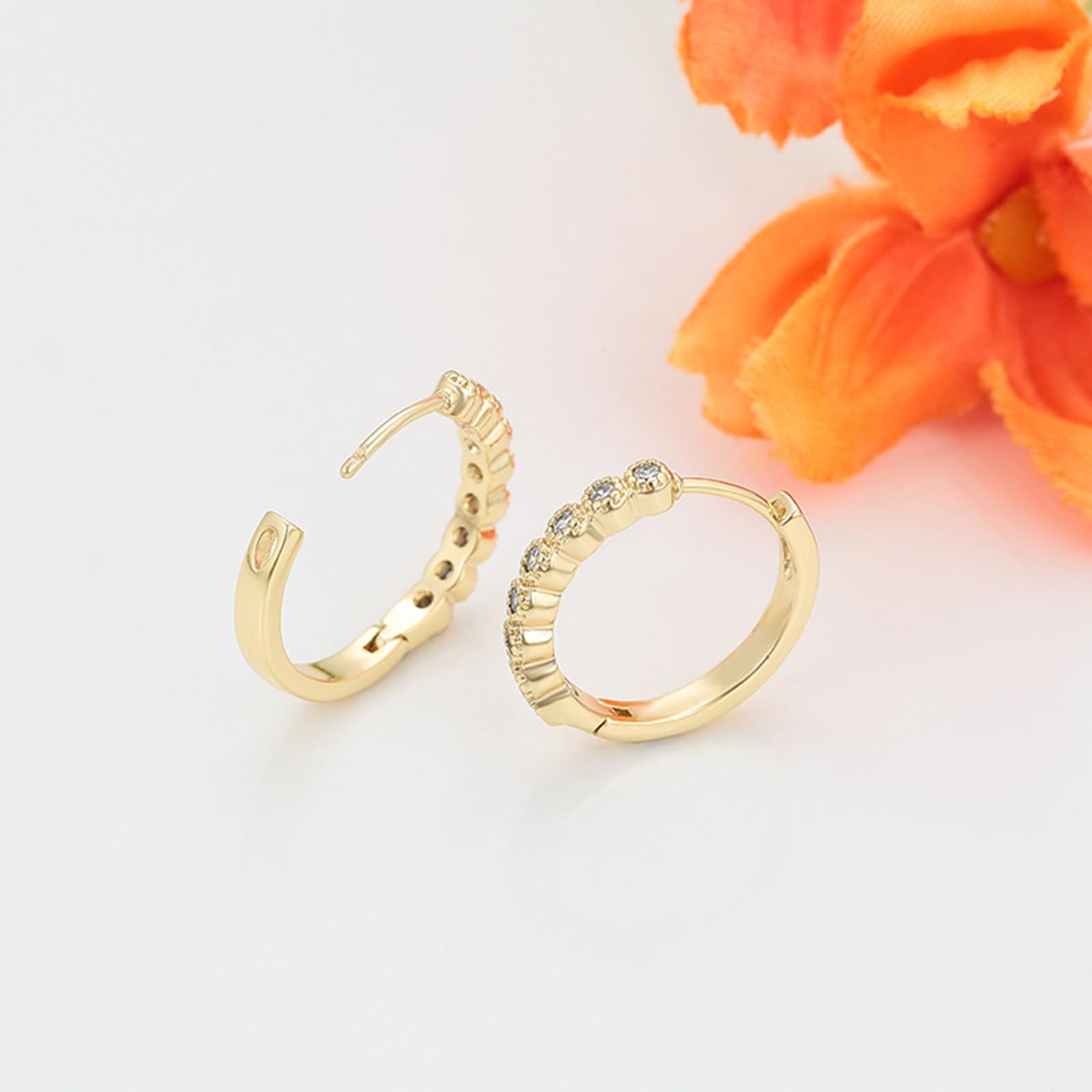 Pendientes de aro vintage de oro blanco para mujer con moissanita
