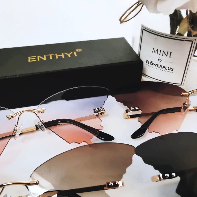 Amazon.com: Butterfly Sunglasses for Women/Men Oversized  display picture 2