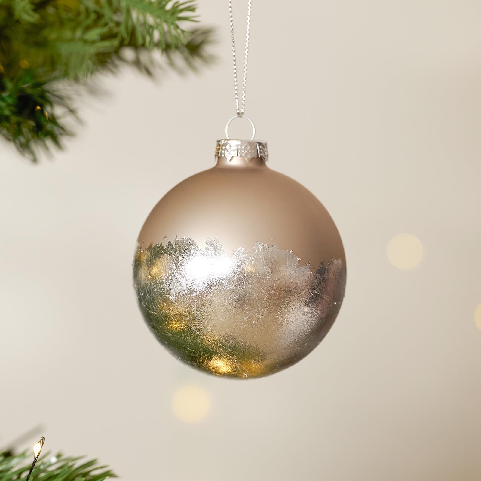 DN DECONATION Lot de 9 Boules de Noël à Suspendre pour Sapin de Noël en Verre avec Finition en Aluminium argenté Mat pour décoration de Vacances et fête, Cadeaux de Mariage d'hiver