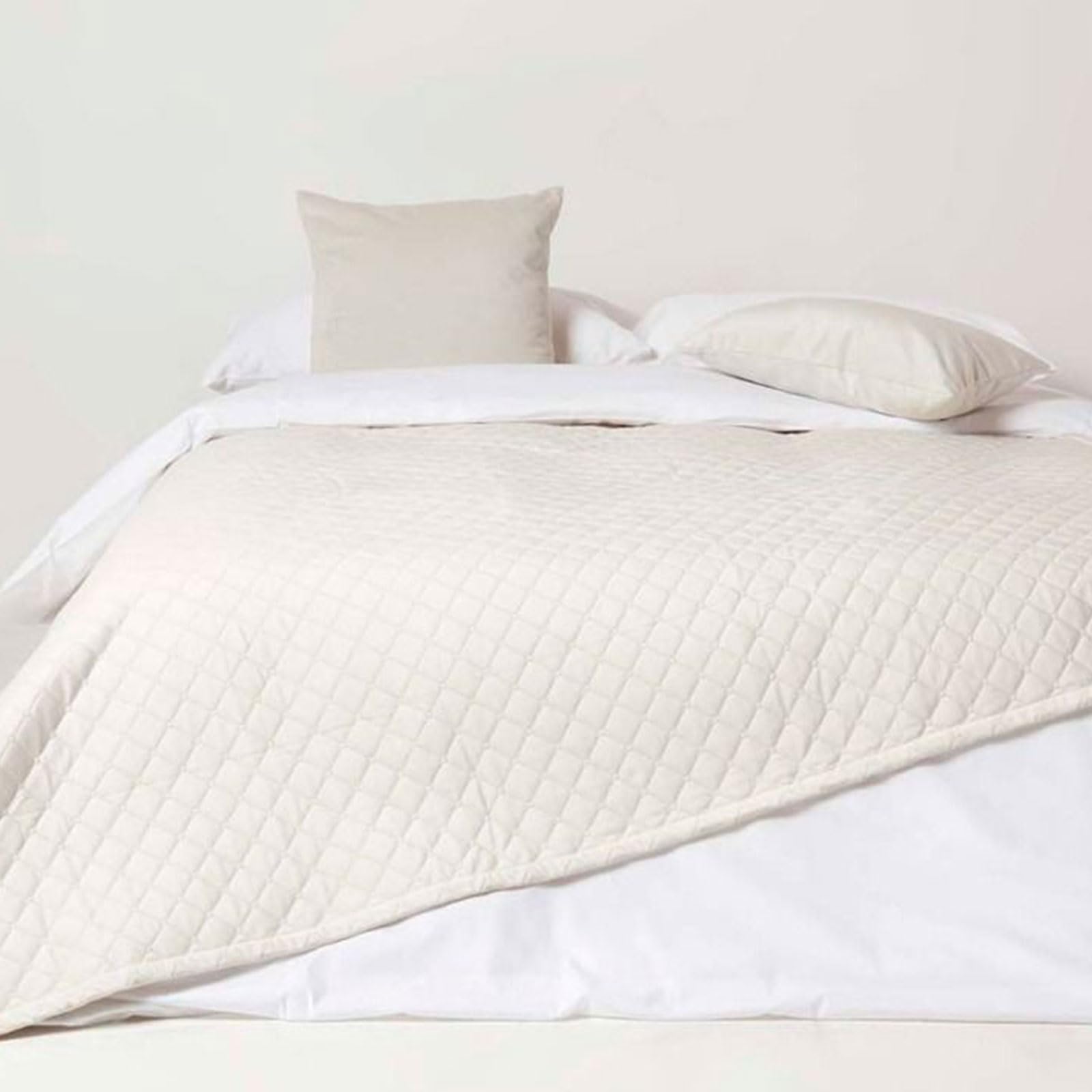 Homescapes Cream Diamond Quilted Velvet Throw In | Size: 150Cm X 200Cm