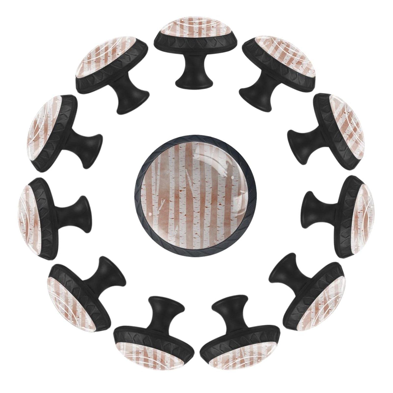 Boutons de tiroir vintage en bois blanc pour harmoniser l'ambiance d'une crèche chaleureuse