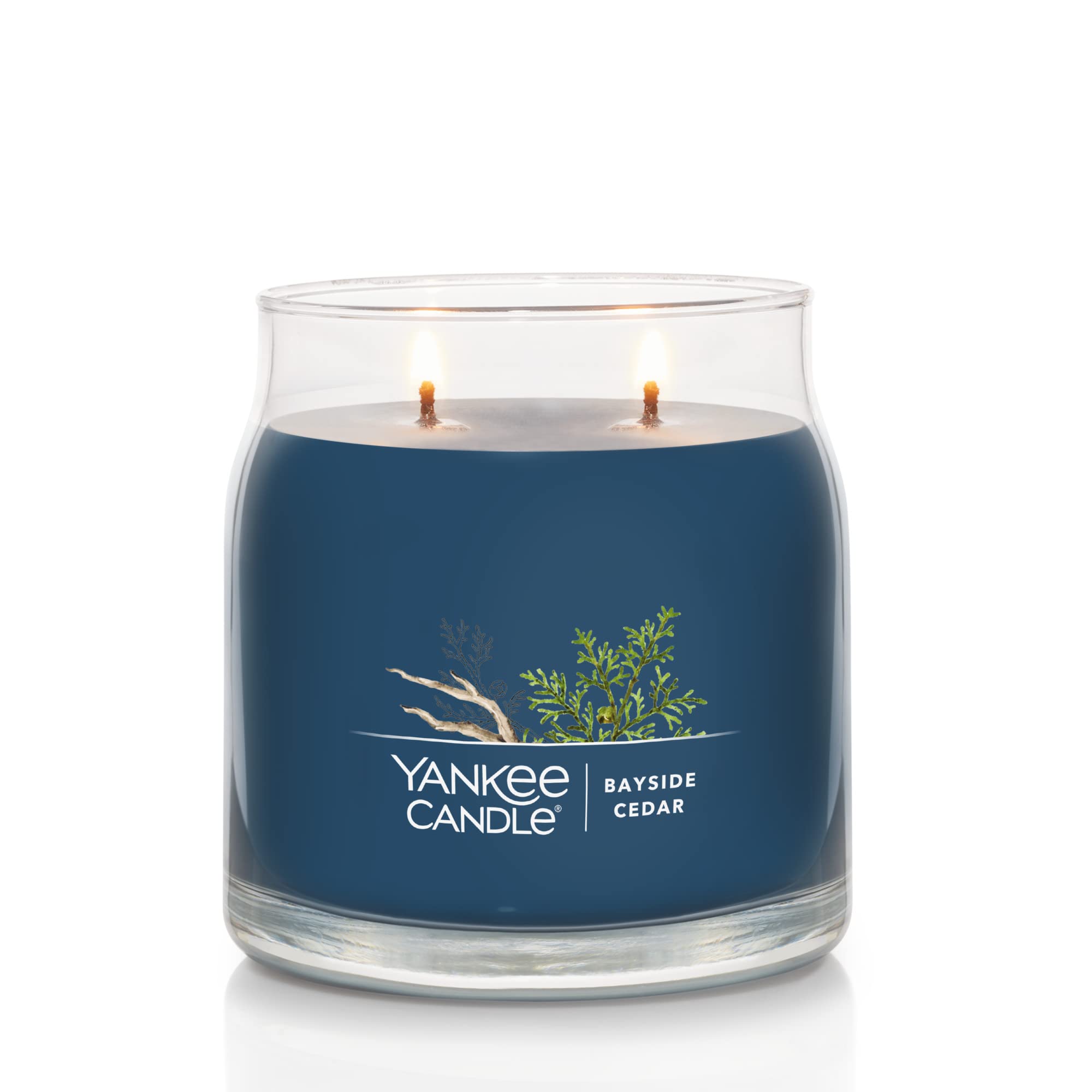 Yankee Candle Bayside - Vela aromática de cedro de 13 onzas, tarro mediano de 2 mechas, más de 35 horas de tiempo de combustión