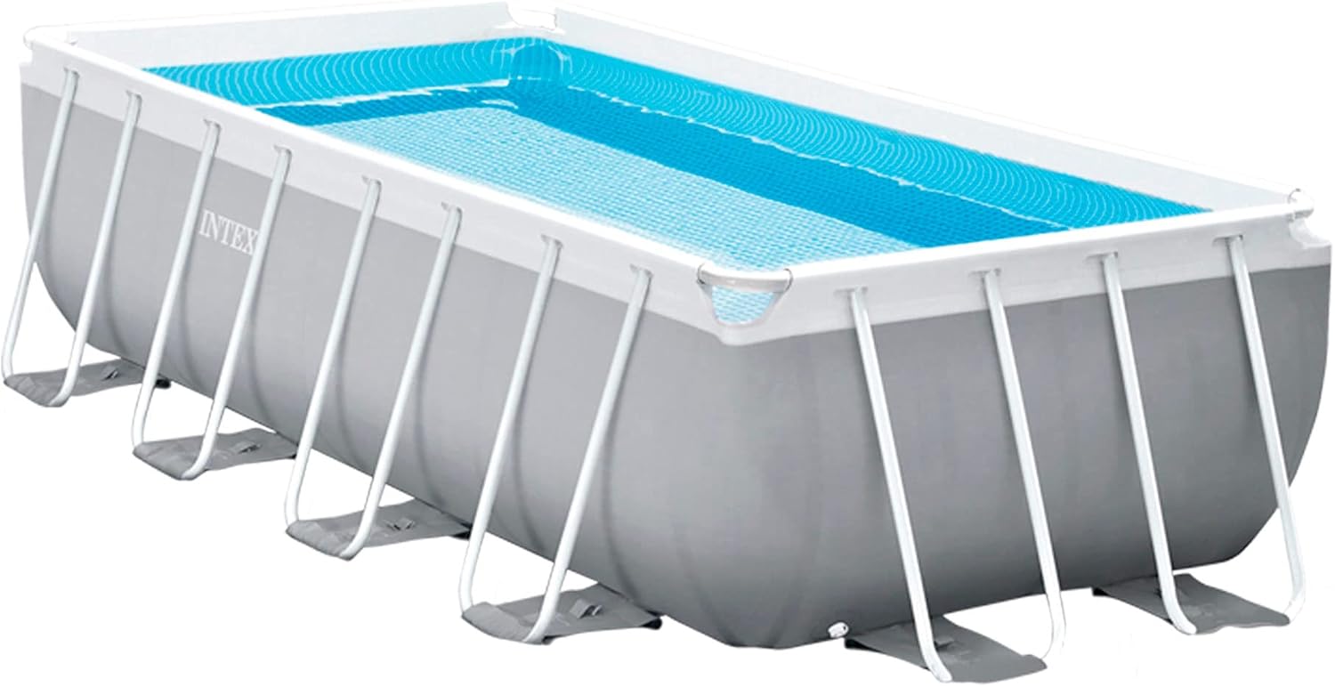 Vista lateral de la piscina desmontable Intex en uso doméstico