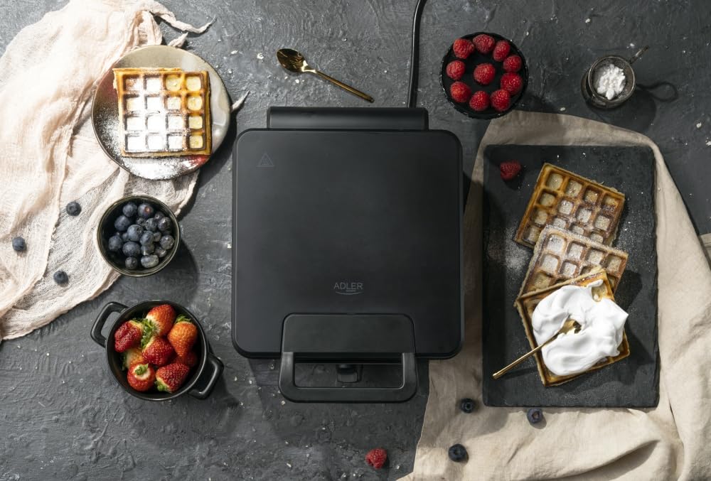 ADLER AD3049 Gofrera Profesional para 4 Gofres Belgas Gruesos, Placas Antiadherentes, Regulador de Temperatura, Waffle Maker Negro, 1800W