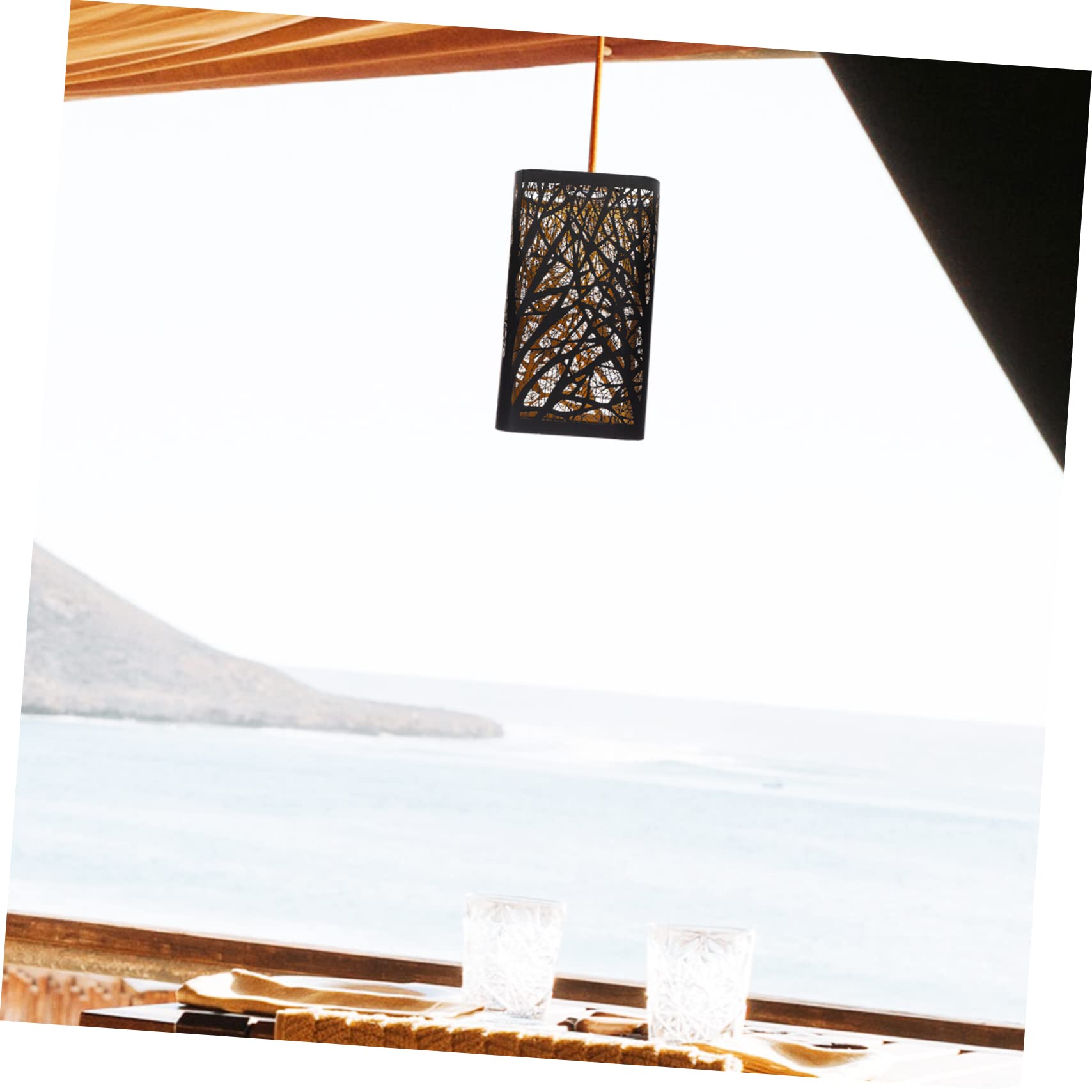 HOMSFOU Pantalla de Lámpara de Metal Cuadrada Hueca Negra 2 Piezas | Acabado Interior Dorado, Hierro, para Dormitorio y Salón, Estilo Sencillo, Formato Recto