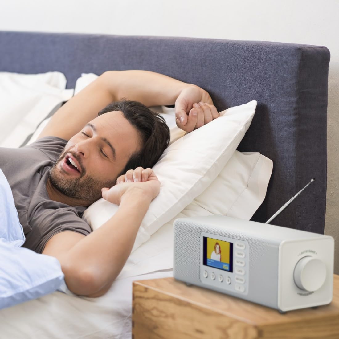 Hama Digitalradio mit Wecker (DAB Radio mit großem Display, Küchenradio, DAB+, Seniorenradio mit einfacher Bedienung, Bluetooth, FM, Radiowecker, Stereo-Radio, kleines Radio mit gutem Empfang) weiß