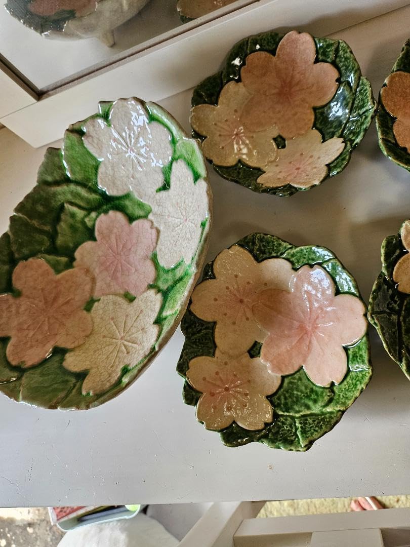 究極の古美術品◼️蔵からかなり凄い特大な伊万里焼の器が出て来ました。入れ物、お皿？ 究極の古美術品◼️蔵からかなり凄い特大な伊万里焼の器が出て来ました