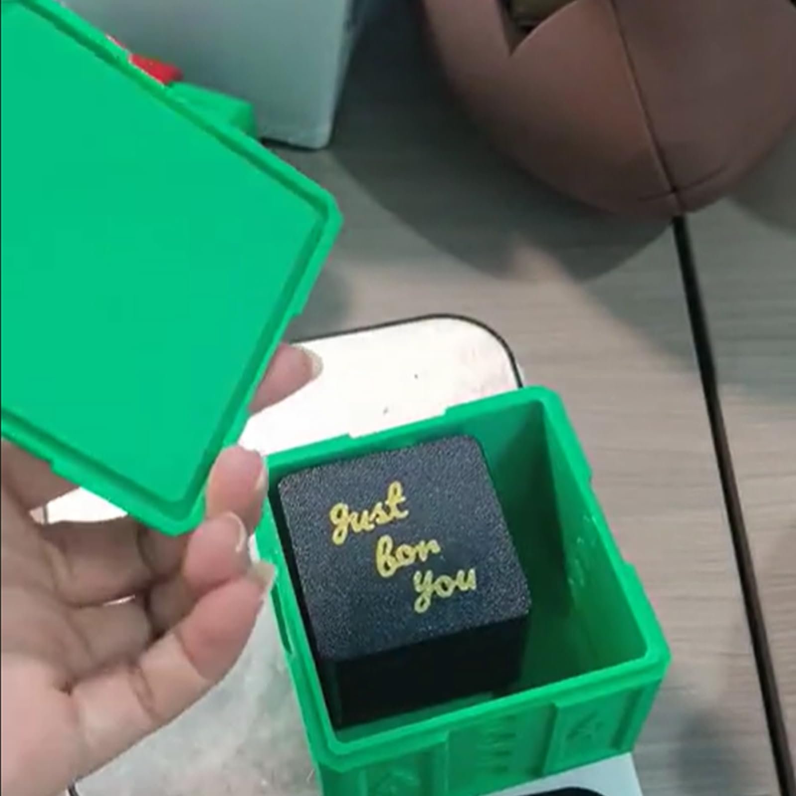 Produktbild von Mystery Überraschungsbox – Hoher Warenwert, Viel Mehr Als Der Kaufpreis – Made In Germany – Restposten & B-Ware
