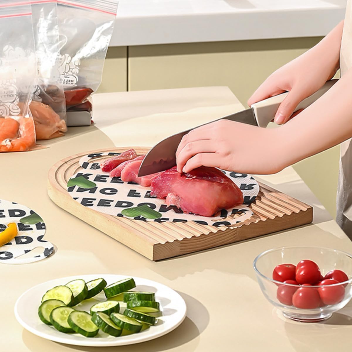 BESPORTBLE Disposable Chop Board Sheets 5pcs, Green Non-toxic Cutting Mats for Fruit and Vegetable Prep, One-time Use Cutting Pads for Outdoor and Kitchen Food Preparation