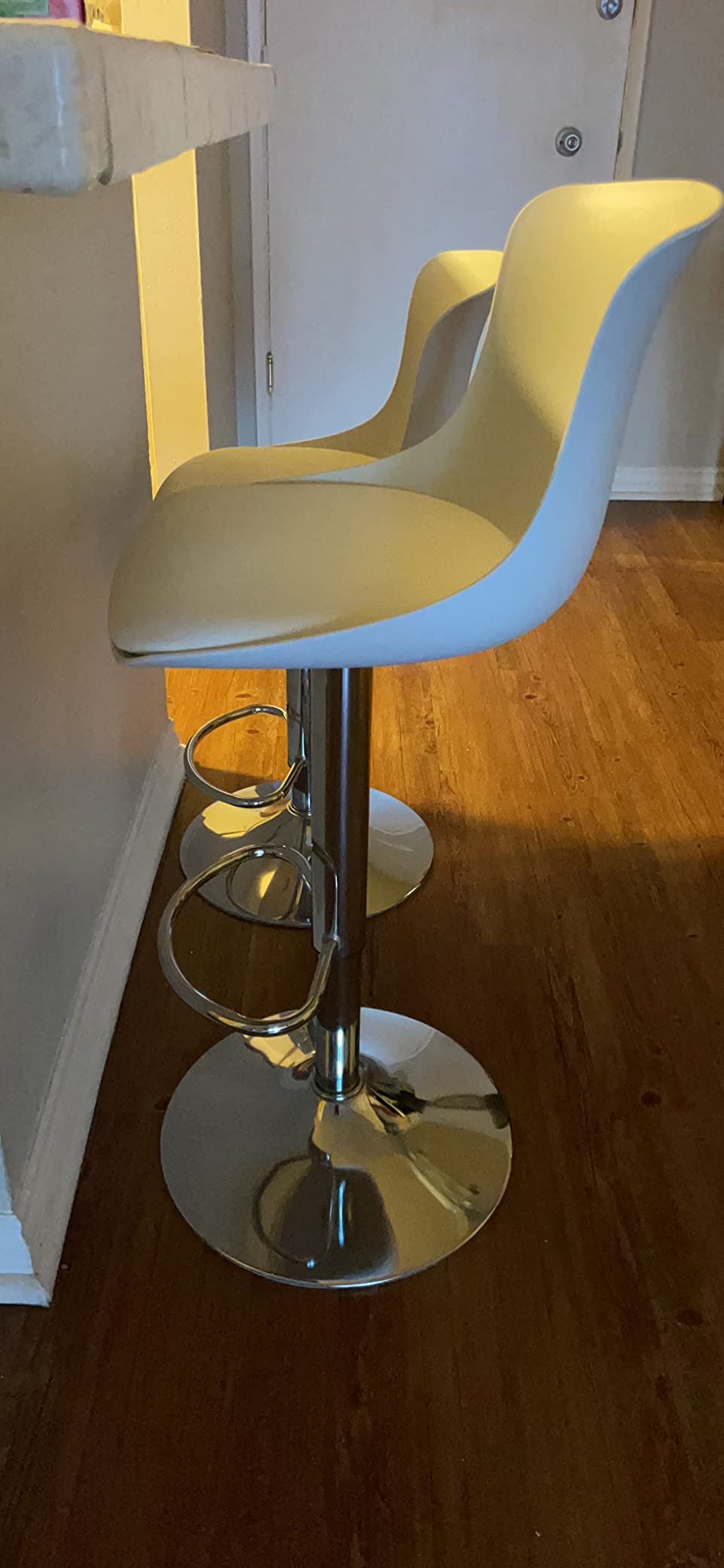 27/mo Finance Sidanli White Adjustable Swivel Counter Bar Stool