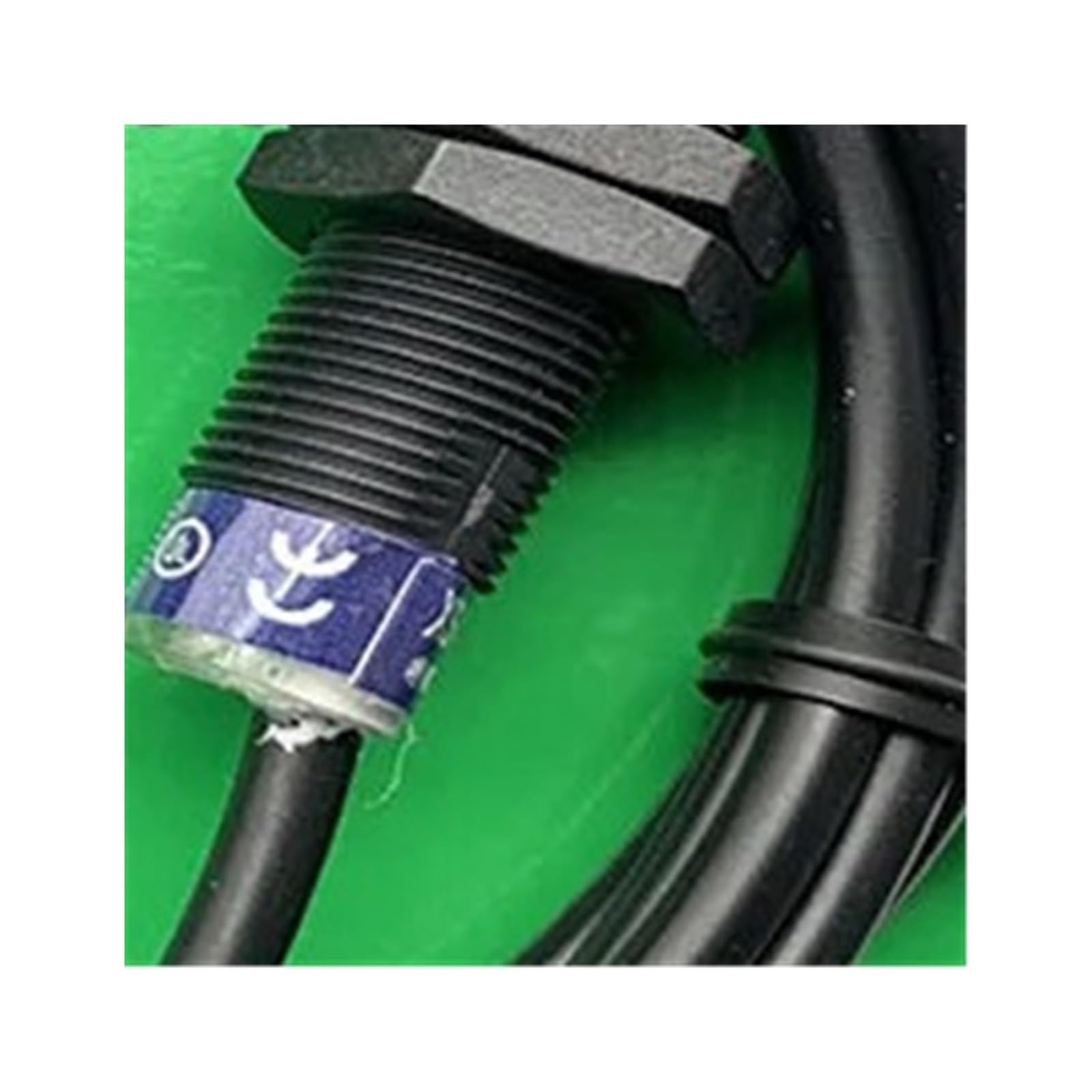 Détecteur XS4P12PB370L1 pour automatisation de convoyeur M12