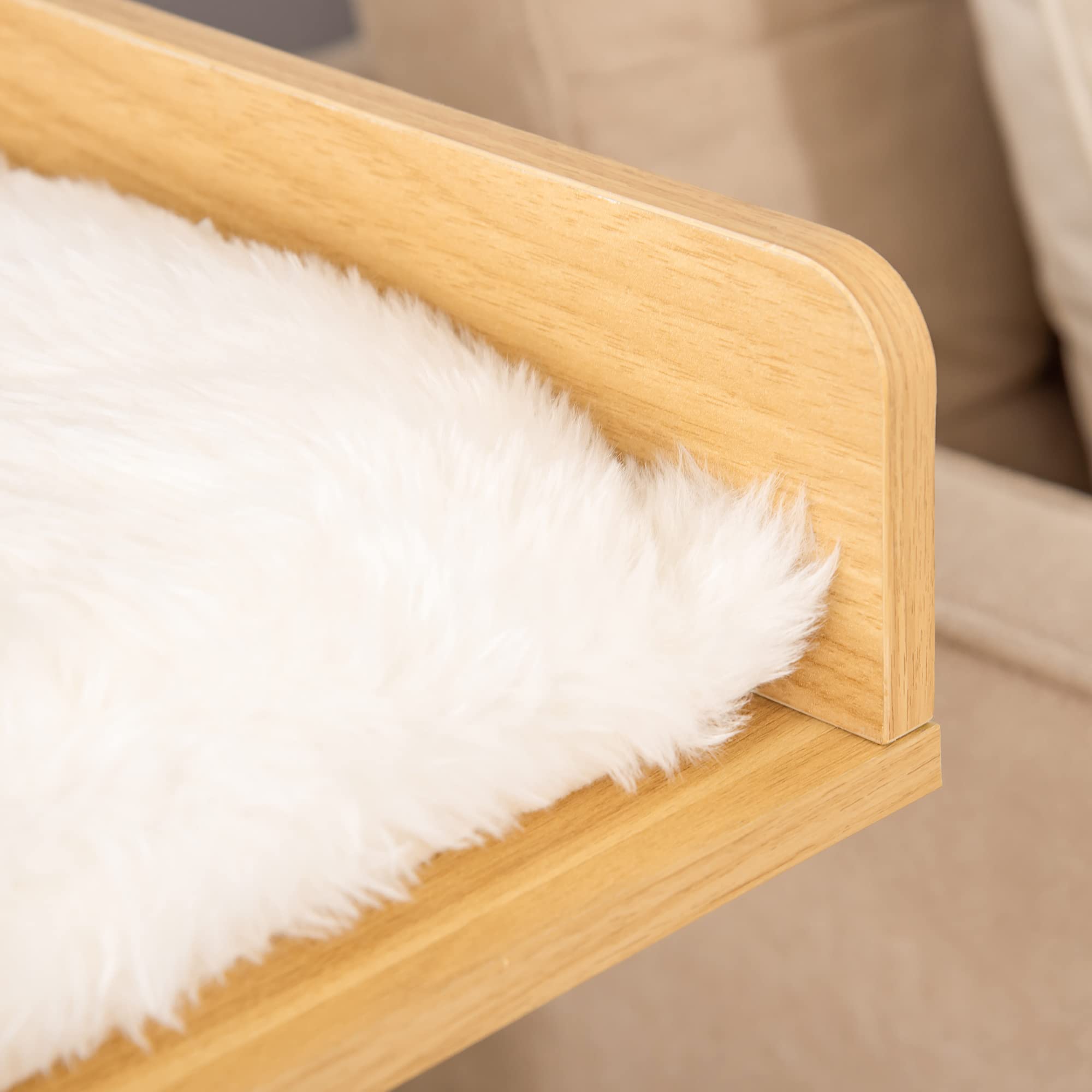 PawHut Casetta per Gatti con Pali Tiragraffi in Sisal, Cuccia e Lettino con Cuscini Lavabili e Pallina, 35x35x81cm, Rovere