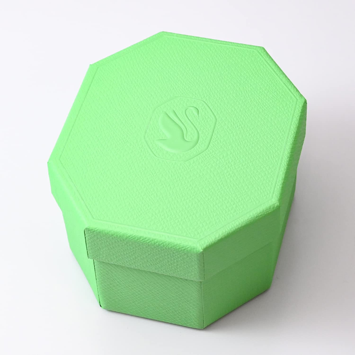 スワロフスキー　Krisベア　Ready to Disco Swarovski Figurine 5639875 Kris Bear Ready to Disco 8.3 cm