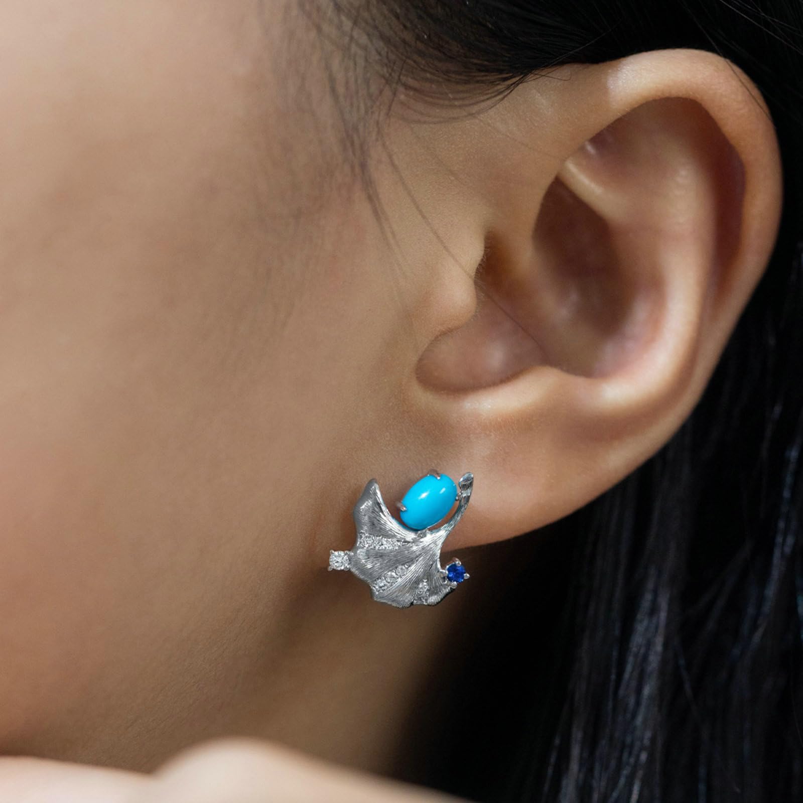 Ohrstecker Damen, 9/14/18K Weißgold Ohrringe Ginkgoblatt mit 1,09 ct Türkis und Saphir, Diamant