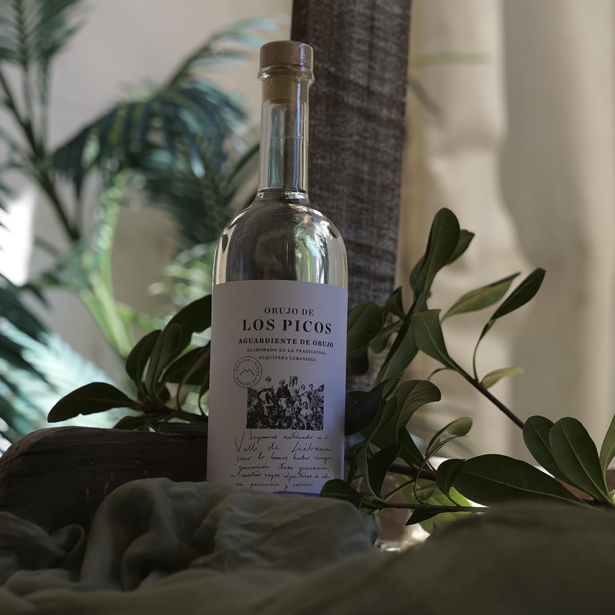 LOS PICOS Orujo Blanco - Destilado Artesanal de Liébana, 47% Vol., 70 cl - Auténtico Sabor Tradicional
