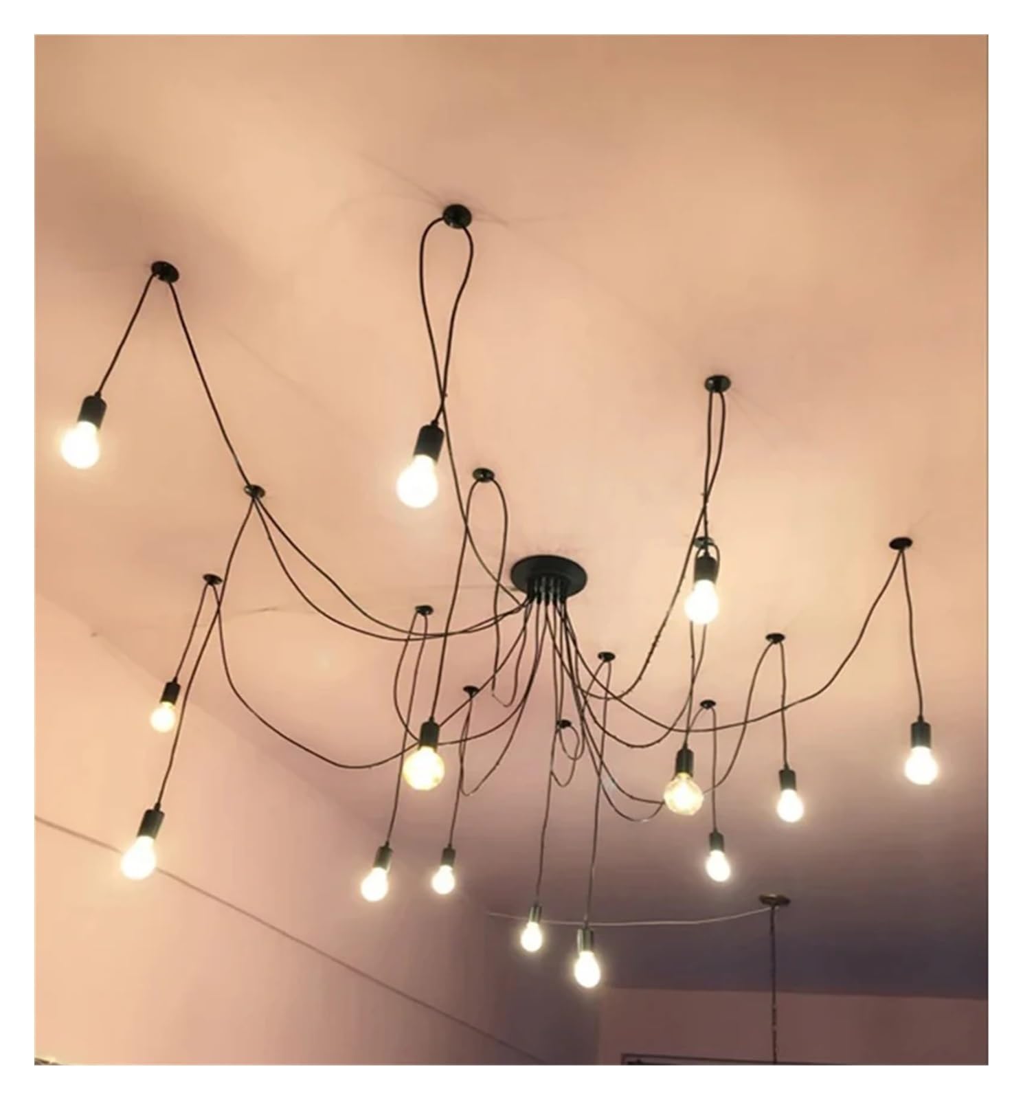 Lustre araignée 12 têtes pour éclairer un grand espace sombre
