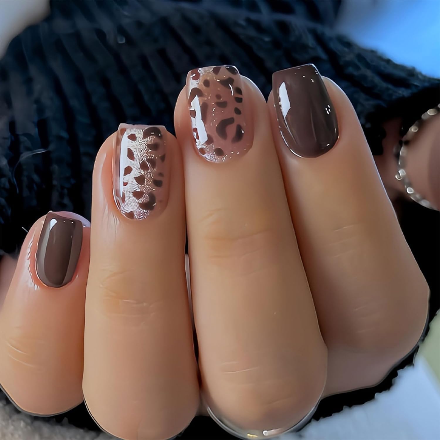 24Pcs Short Square Artificial Fingernails, Brown Leopard Print & Glitter Style, Full Shiny Finish gush beauty nails, Self Adhesive Fashion Nail Decoration for Women Daily and Use-image-3