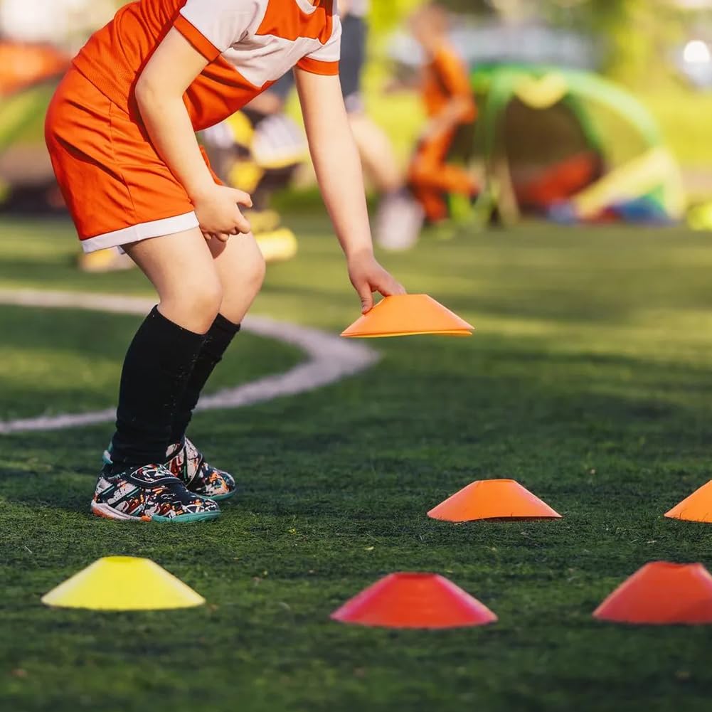 Plots de Marquage pour Football Cône, Plots Entrainement, 20 Pièces Plots Sport, Cônes de Marquage, Cones de Sport, avec Sac en Filet, pour L'entraînement au Football, Materiel Entrainement Football
