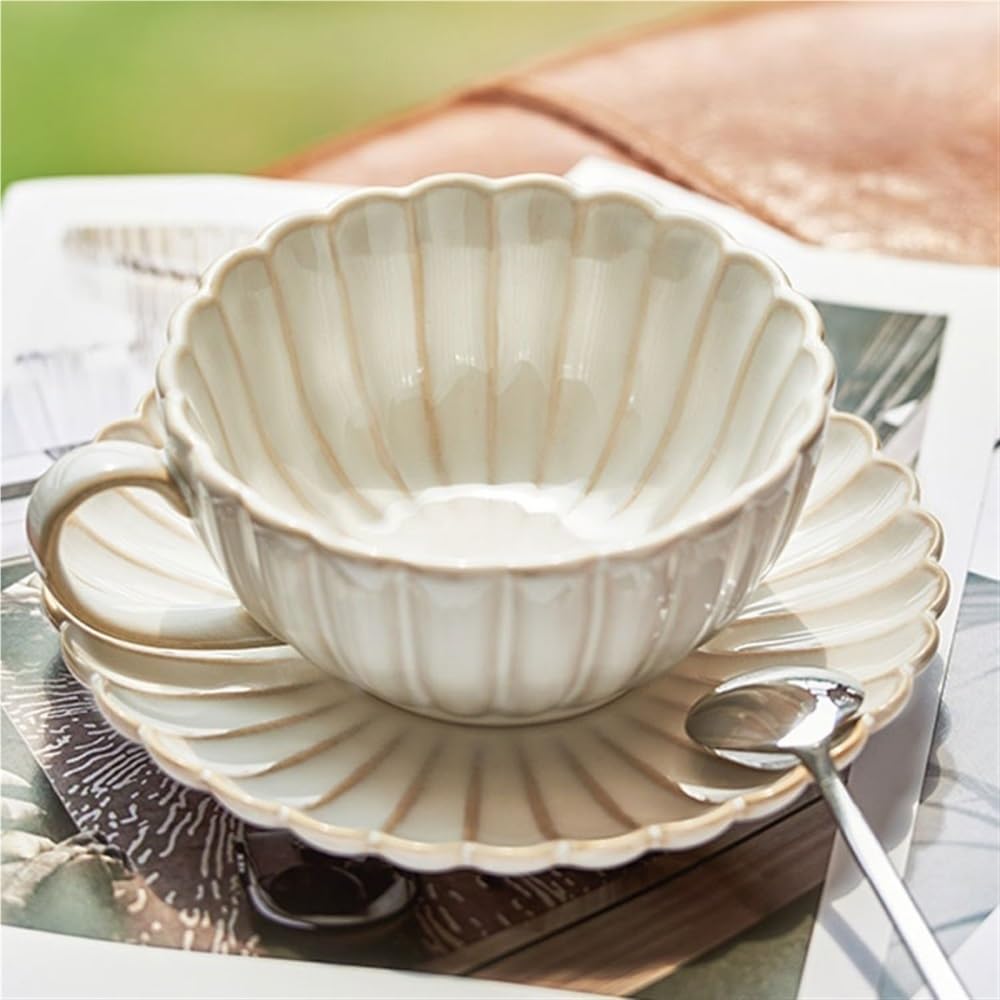 Ceramiczny kubek do herbaty ze spodkami i łyżką, 2 zestawy filiżanek do kawy 8,8 uncji, kubki na mleko do zaopatrzenia na stół urodzinowy ślub