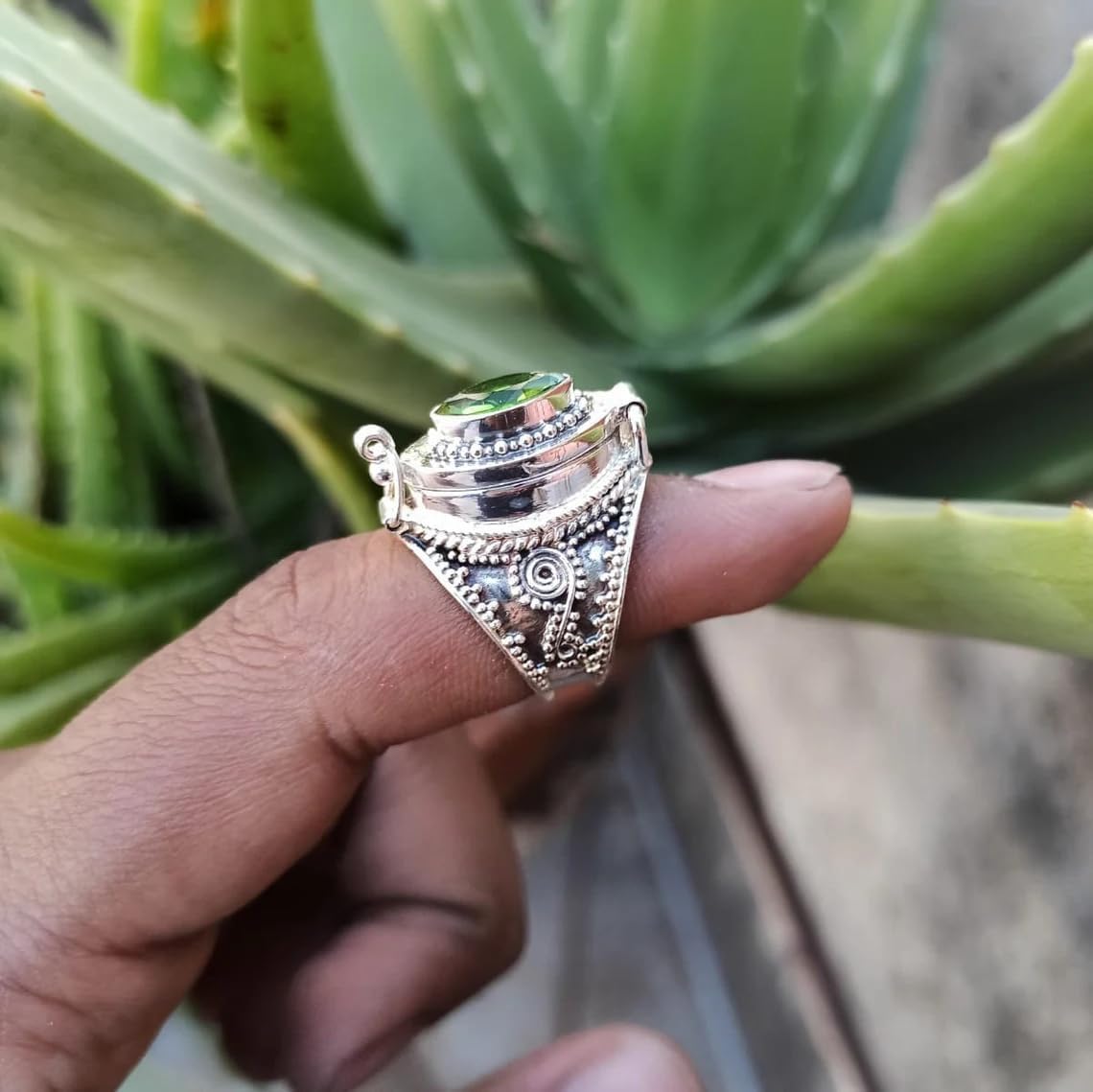 925 Sterling Silver Peridot Stone Poison Ring - Vintage Compartment Halloween Jewelry Gift, Handmade Secret Locket Design for Women