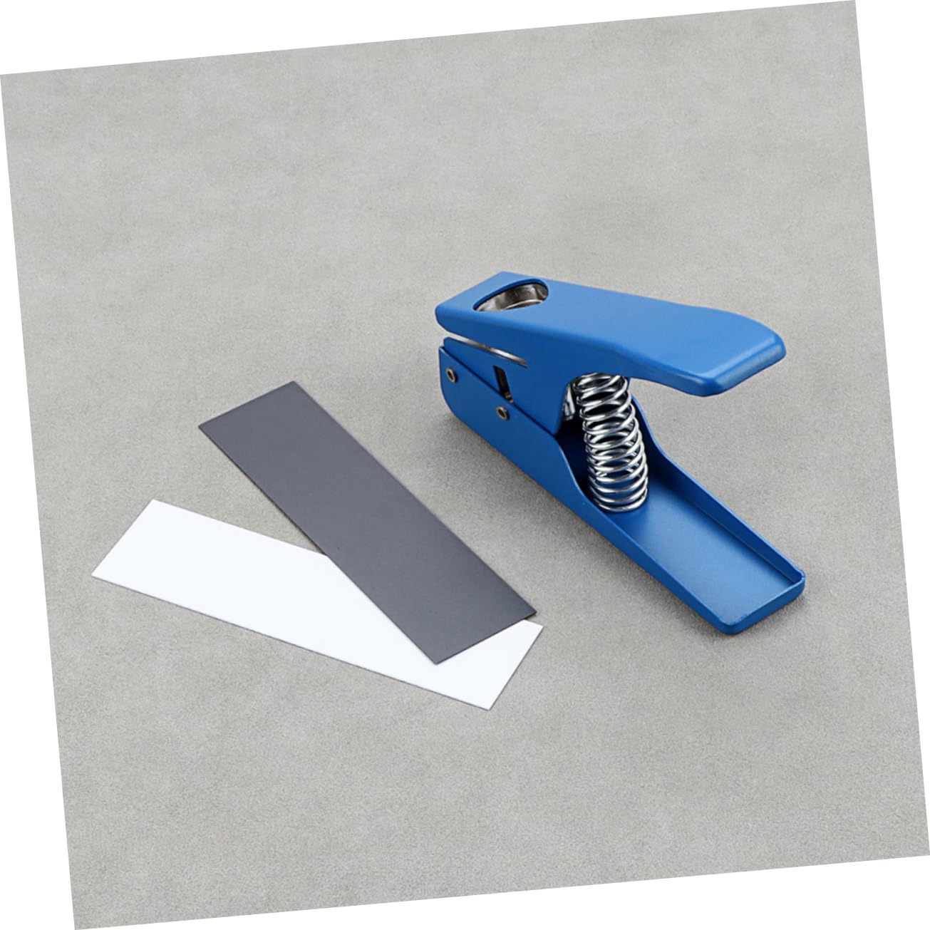 Punzón Cortador de Púas de Guitarra R26b de Metal Azul | Uso Fácil y Duradero, Herramienta para Hacer Guitarras, para Guitarristas y Plumillas